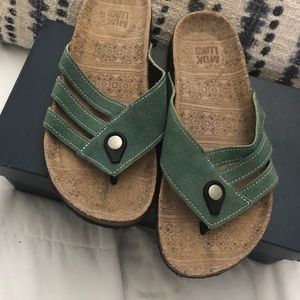 MUK LUKS sandal